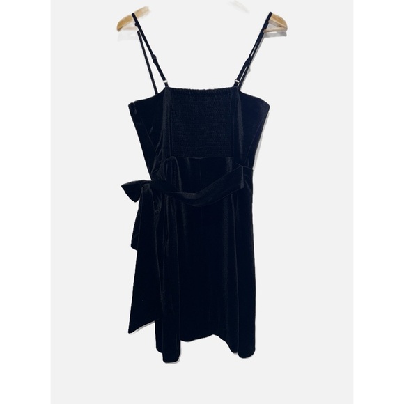 NWT-Gianni Bini Selena Wrap Square Neck Sleeveless velvet black dress -size 4 - Picture 3 of 9